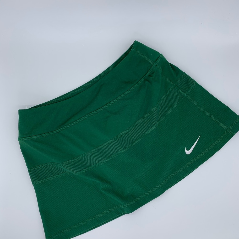 NIKE green skirts GUC. size S